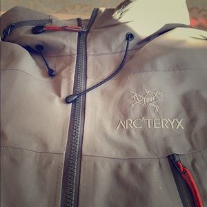 Arc Teryx Theta SV Grey Medium Goretex Jacket Men
